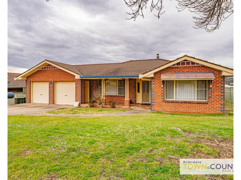 108 Fittler Close, Armidale NSW 2350