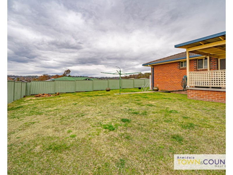 108 Fittler Close, Armidale NSW 2350