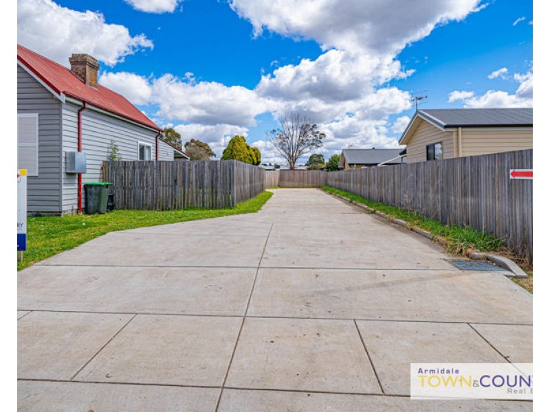 102a Niagara Street, Armidale NSW 2350