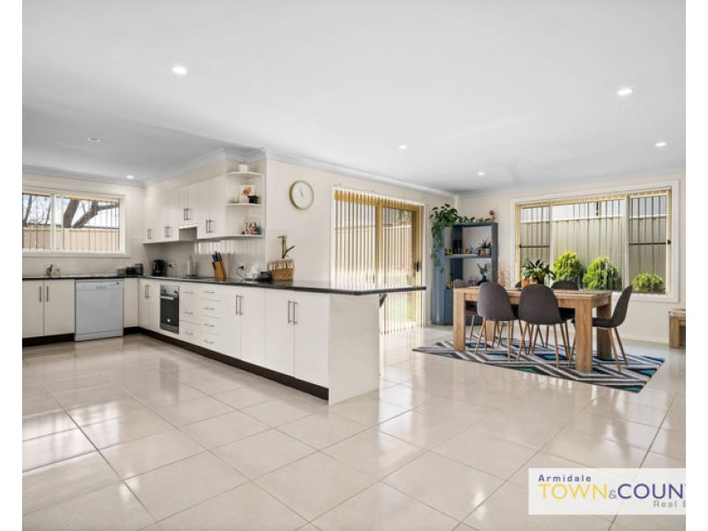 5a Mayfield Avenue, Armidale NSW 2350