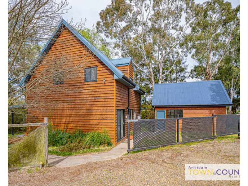 23 Rowan Avenue, Uralla NSW 2358
