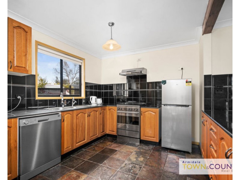 23 Rowan Avenue, Uralla NSW 2358
