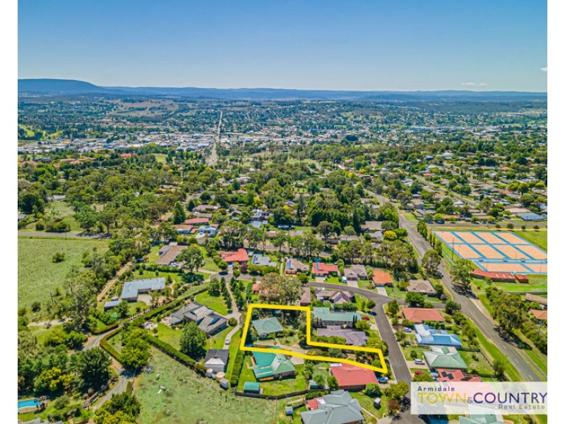 8 Erin Court, Armidale NSW 2350