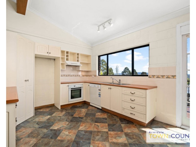 49 Garibaldi Street, Armidale NSW 2350