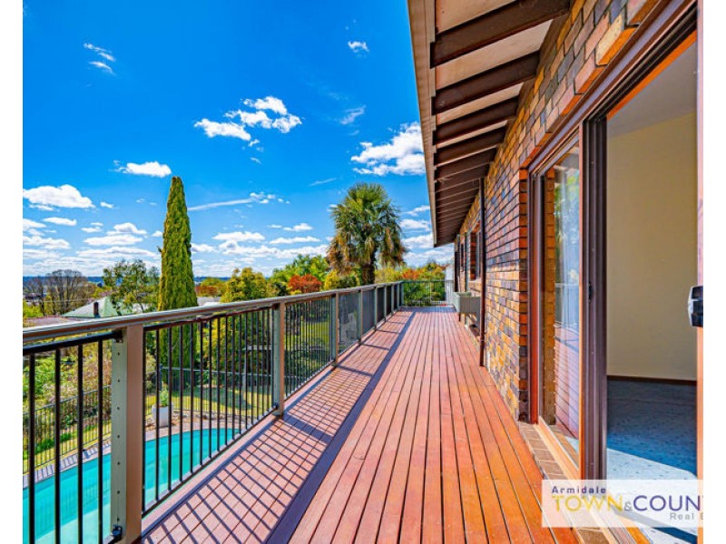 49 Garibaldi Street, Armidale NSW 2350
