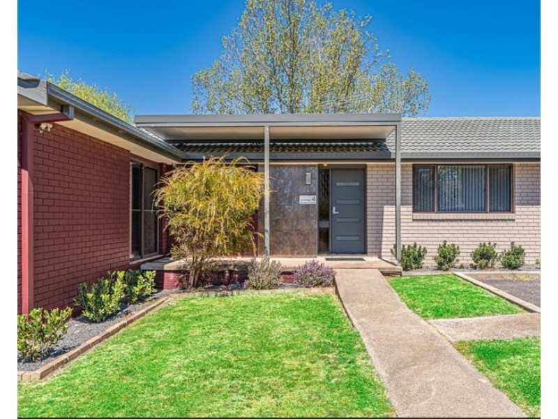 Room 6/4 Salmon Avenue, Armidale NSW 2350