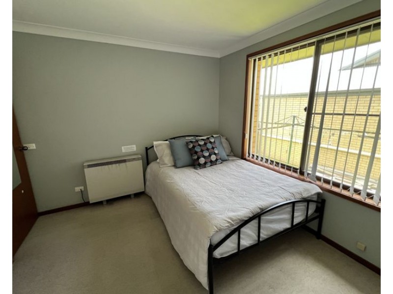 Room 6/4 Salmon Avenue, Armidale NSW 2350