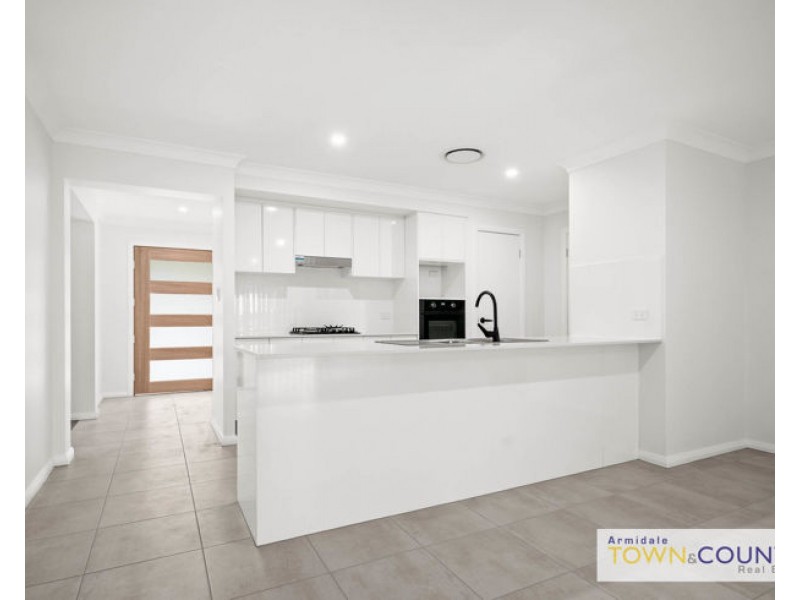 11 Pasture Street, Armidale NSW 2350