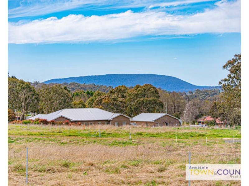 223 Rujala Crescent, Armidale NSW 2350