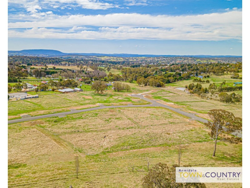 223 Rujala Crescent, Armidale NSW 2350