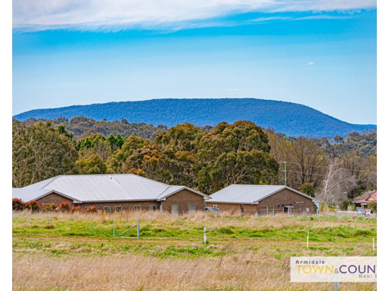 223 Rujala Crescent, Armidale NSW 2350