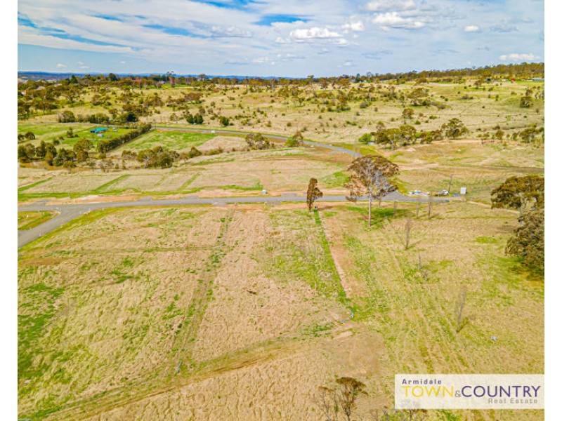 223 Rujala Crescent, Armidale NSW 2350