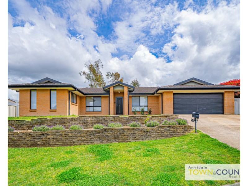 30 Golden Grove, Armidale NSW 2350