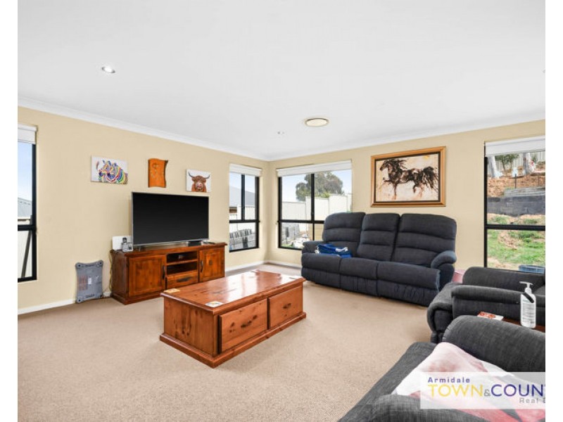 30 Golden Grove, Armidale NSW 2350