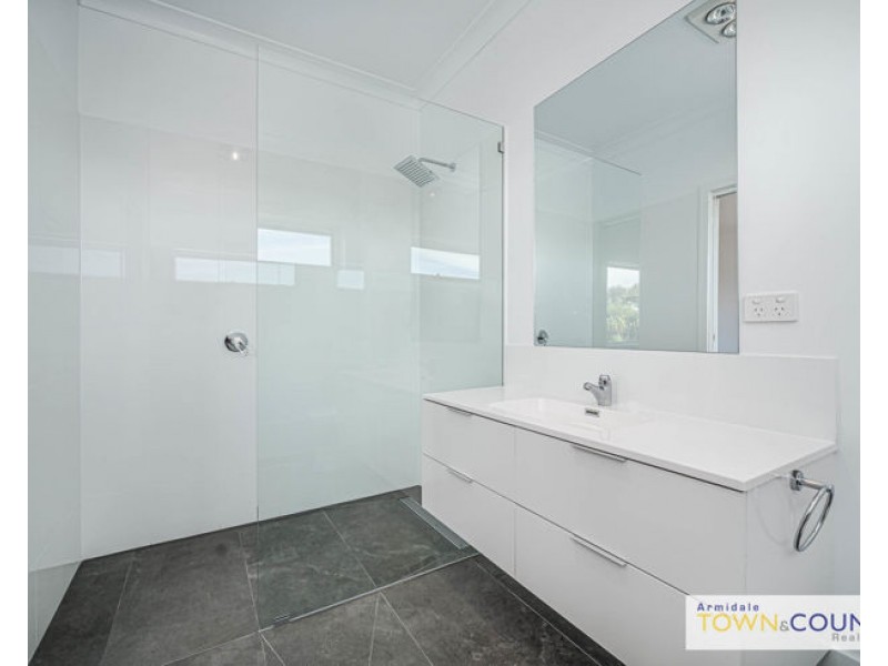 20 Grandview Crescent, Armidale NSW 2350
