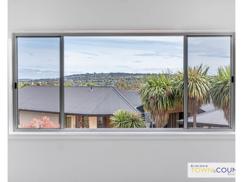 20 Grandview Crescent, Armidale NSW 2350