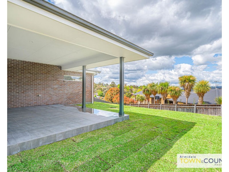 20 Grandview Crescent, Armidale NSW 2350