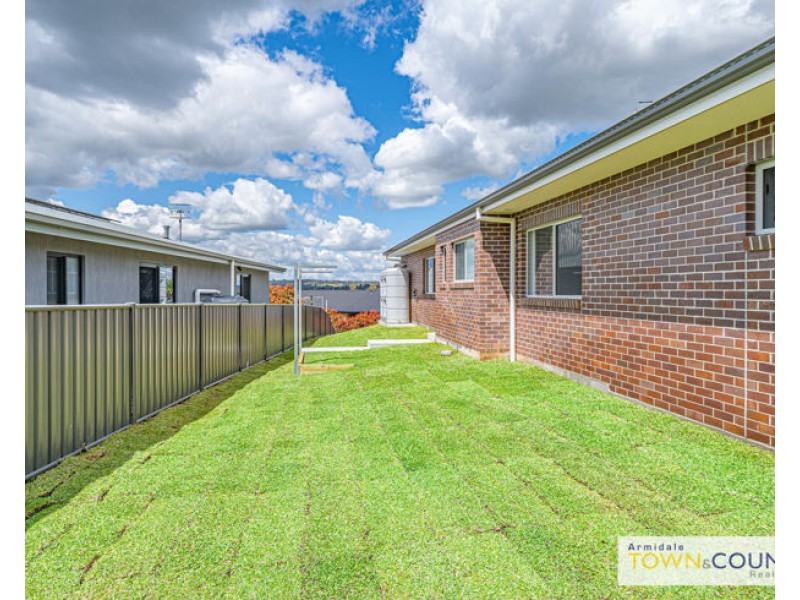 20 Grandview Crescent, Armidale NSW 2350
