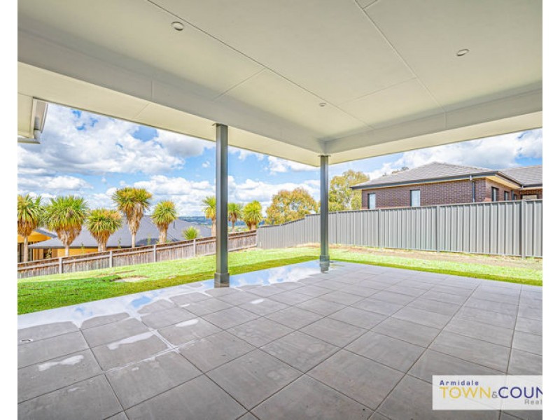 20 Grandview Crescent, Armidale NSW 2350