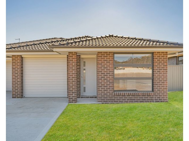 2/2 Ailsa Crescent, Armidale NSW 2350
