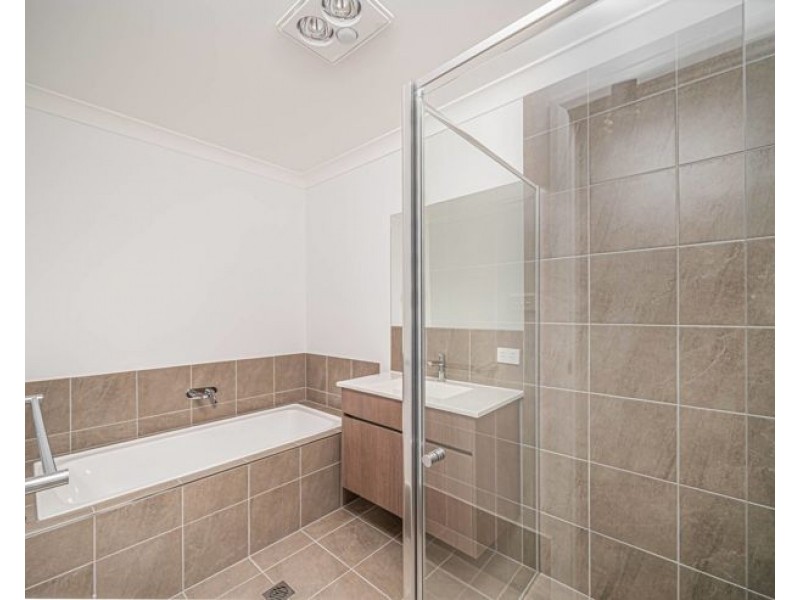 2/2 Ailsa Crescent, Armidale NSW 2350