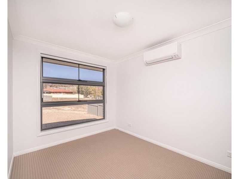 2/2 Ailsa Crescent, Armidale NSW 2350