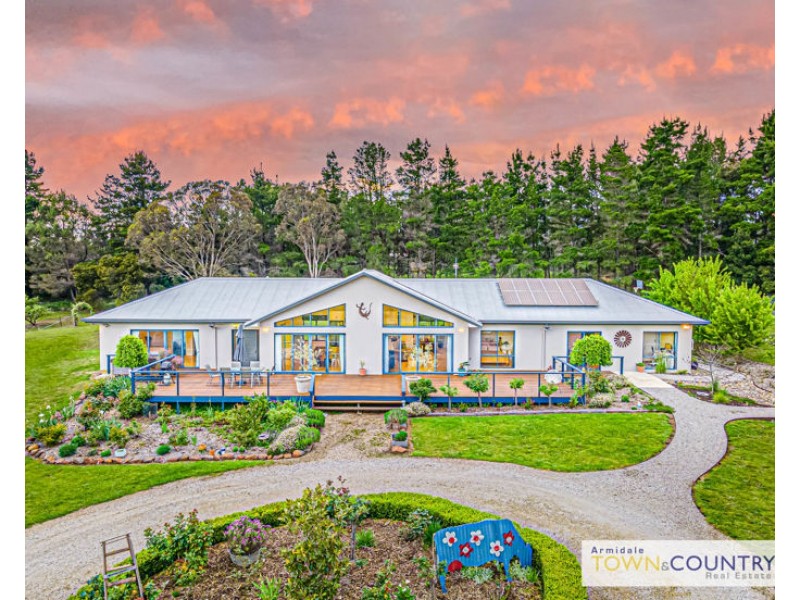 33 Yellowbox Drive, Armidale NSW 2350