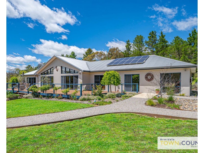 33 Yellowbox Drive, Armidale NSW 2350