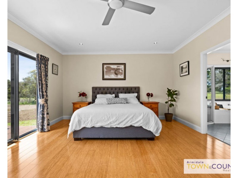 33 Yellowbox Drive, Armidale NSW 2350