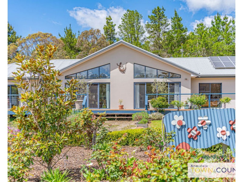 33 Yellowbox Drive, Armidale NSW 2350