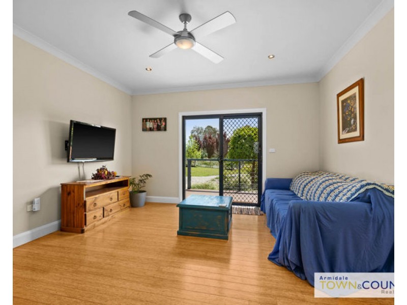 33 Yellowbox Drive, Armidale NSW 2350