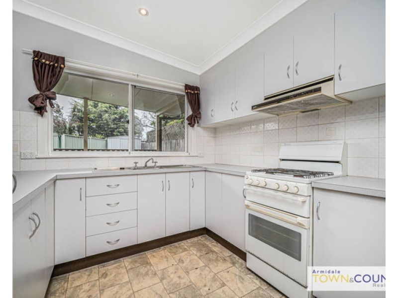 2/22 Butler Lane, Armidale NSW 2350