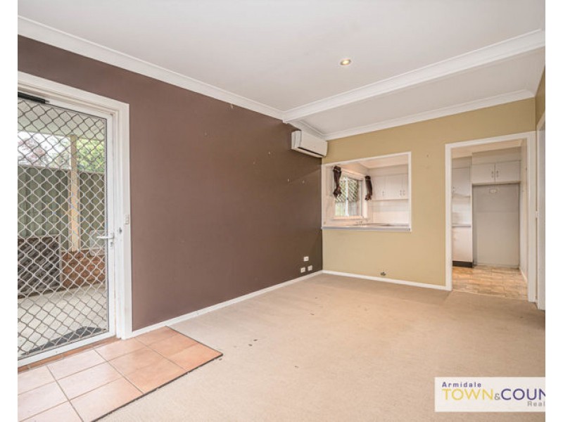 2/22 Butler Lane, Armidale NSW 2350