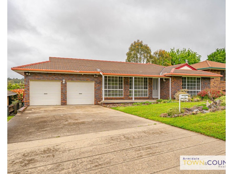 15 Napier Court, Armidale NSW 2350