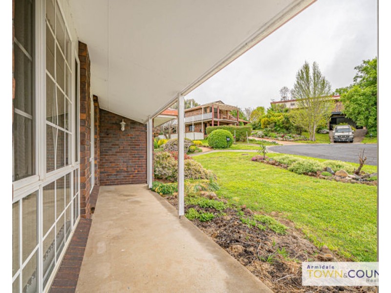 15 Napier Court, Armidale NSW 2350