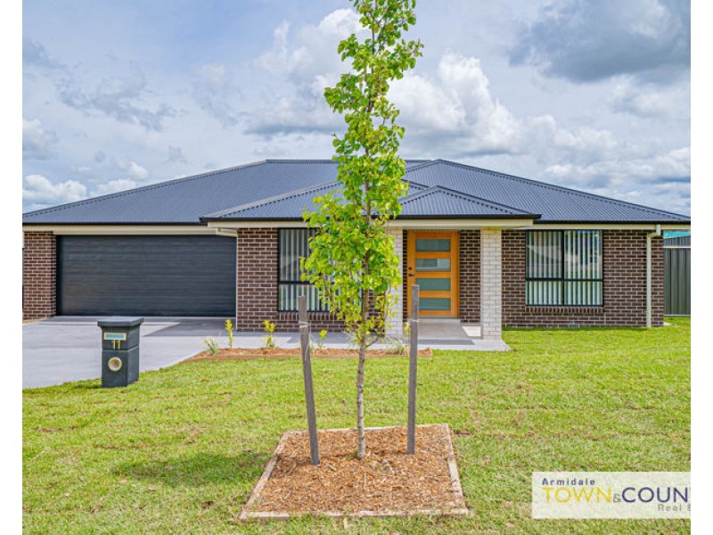 8 Bruce Close, Armidale NSW 2350