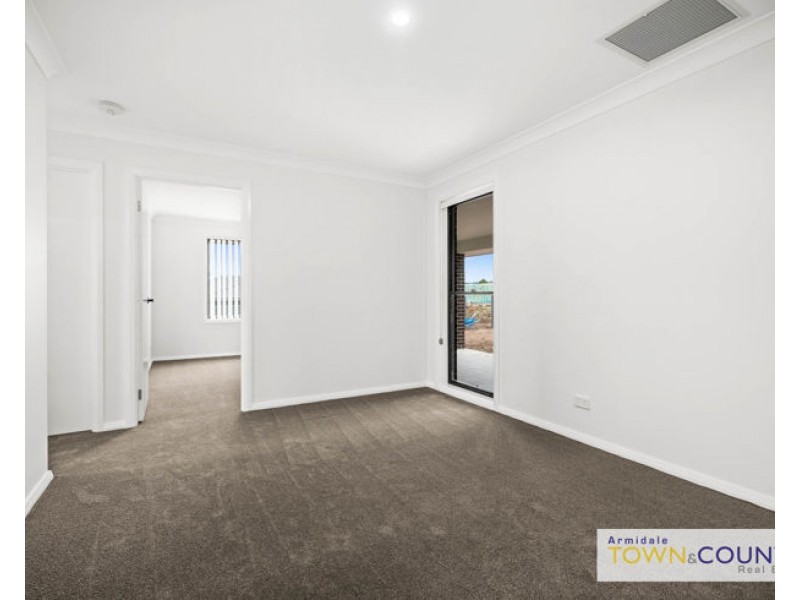 8 Bruce Close, Armidale NSW 2350