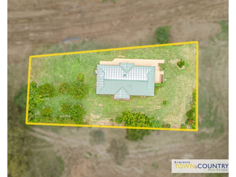 17 Campbell Parade, Armidale NSW 2350