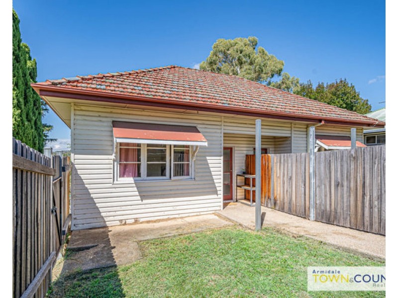 1/166 Donnelly Street, Armidale NSW 2350