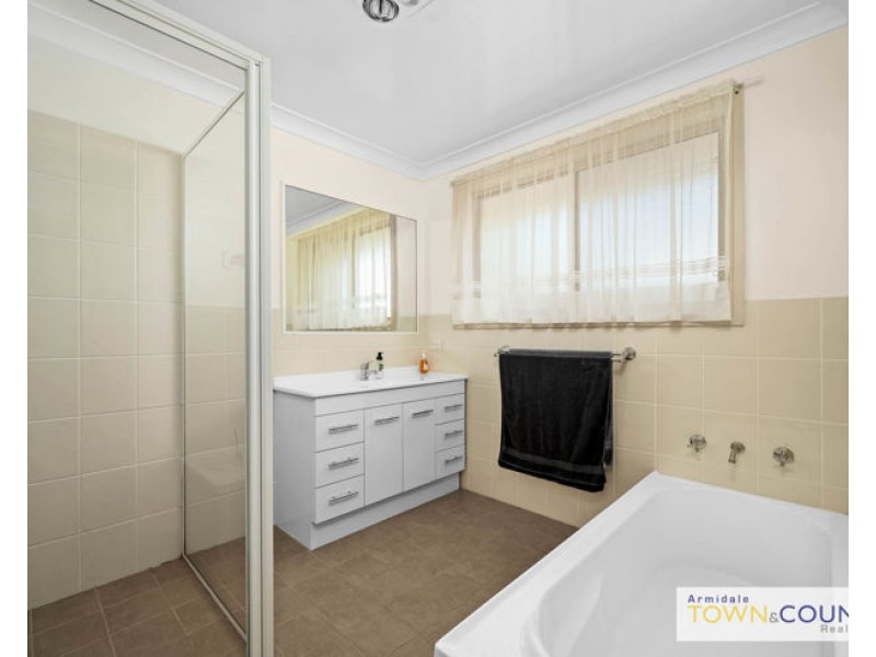 8 Rusden Court, Armidale NSW 2350