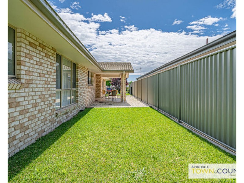 8 Rusden Court, Armidale NSW 2350