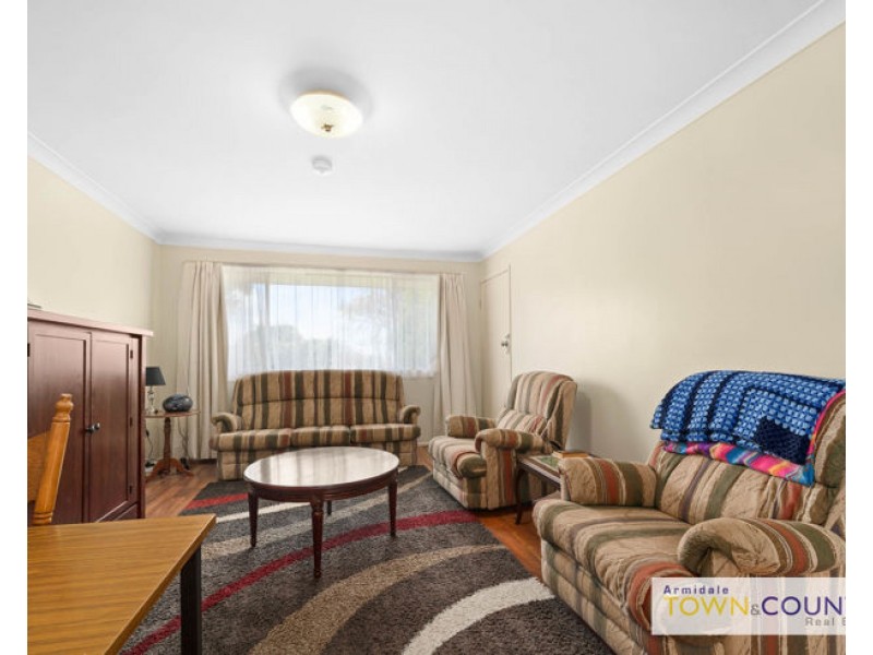 2 Kenalmac Avenue, Armidale NSW 2350