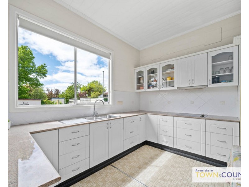 103 Butler Street, Armidale NSW 2350