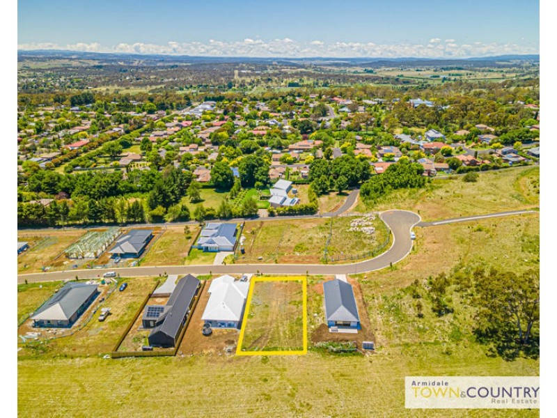 18 Melba Place, Armidale NSW 2350