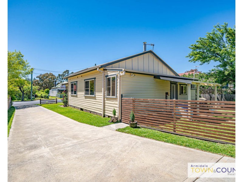 140 Markham Street, Armidale NSW 2350