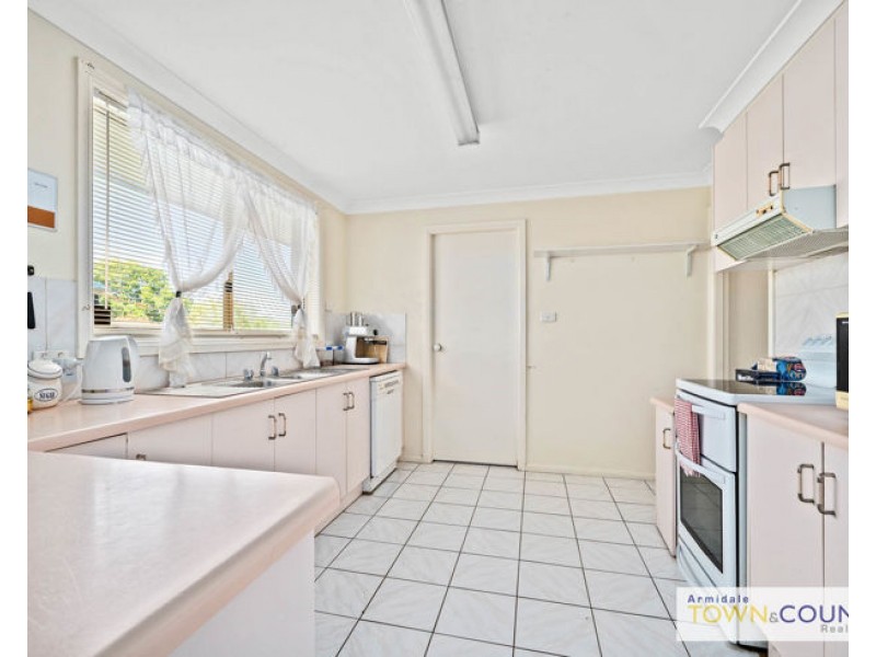 4 Newling Avenue, Armidale NSW 2350