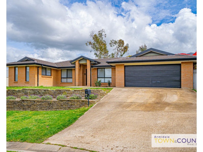 30 Golden Grove, Armidale NSW 2350