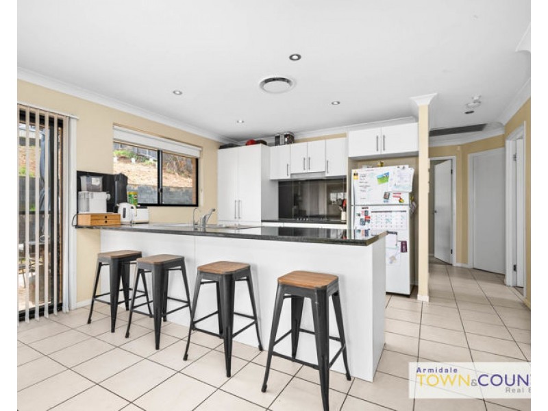 30 Golden Grove, Armidale NSW 2350