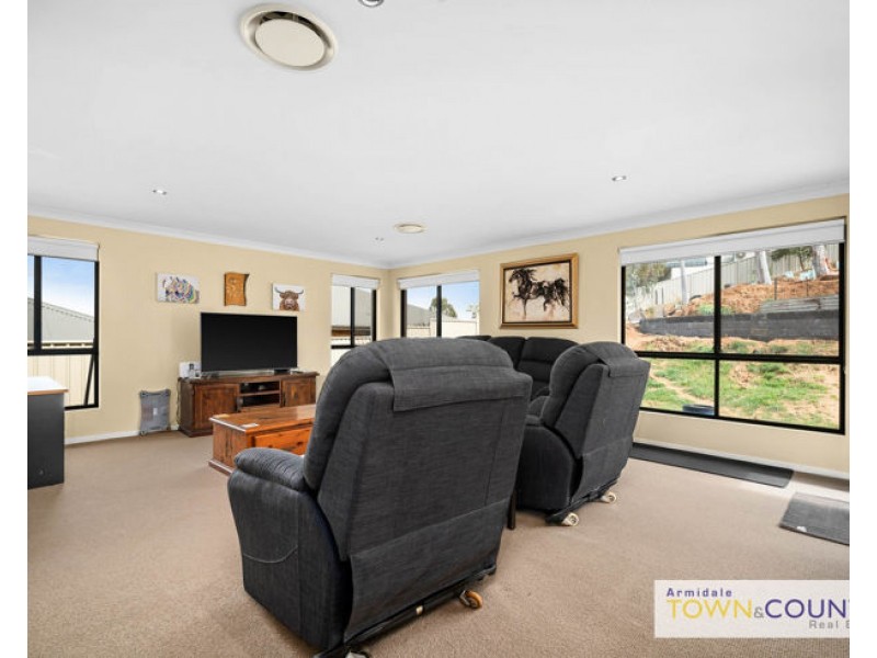30 Golden Grove, Armidale NSW 2350