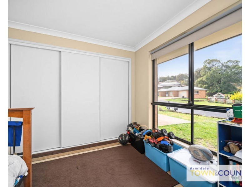 30 Golden Grove, Armidale NSW 2350